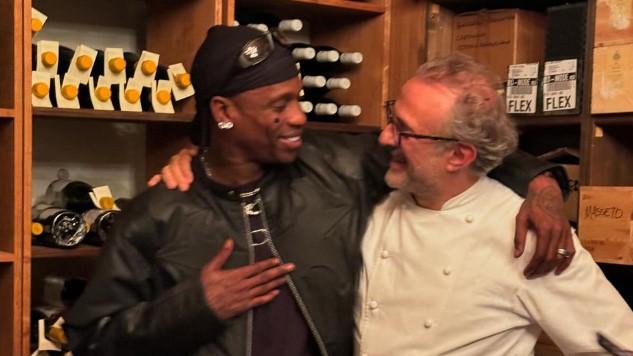 Travis Scott, il rapper americano del momento, a cena da Massimo Bottura a Modena
