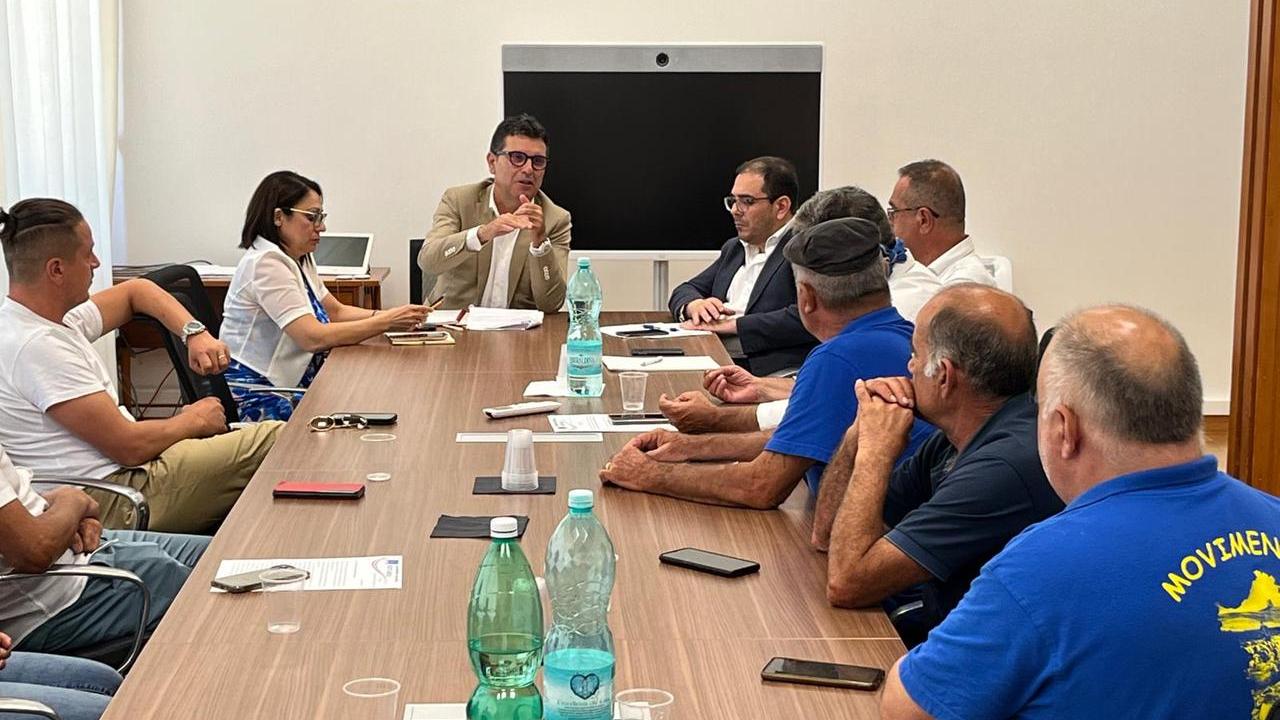 L'incontro tra gli assessori Gian Franco Satta e Ilaria Portas e i rappresentanti del Movimento pastori<em> (foto Mario Rosas)</em>