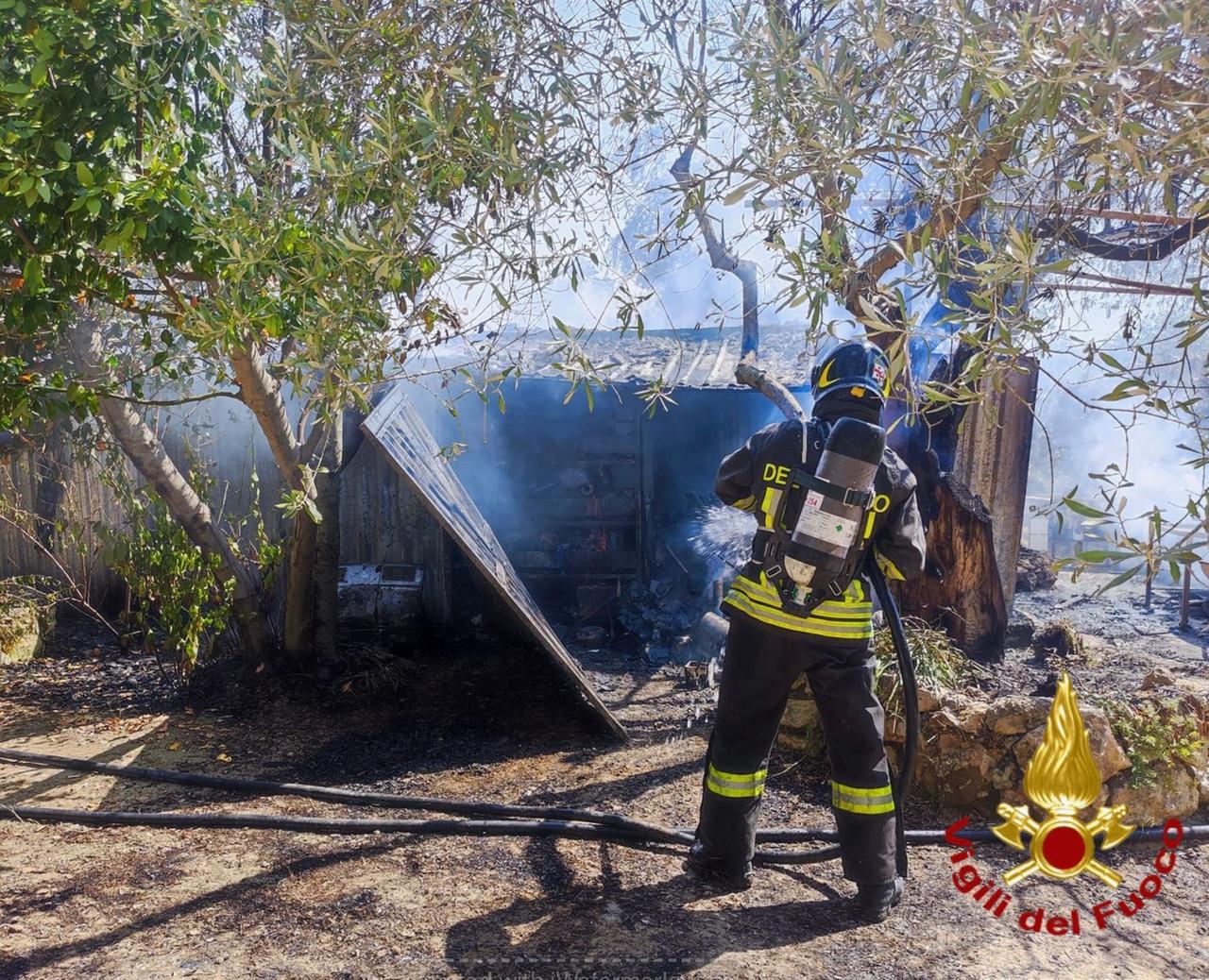 Sassari, esplosioni e fiamme: paura a Piandanna