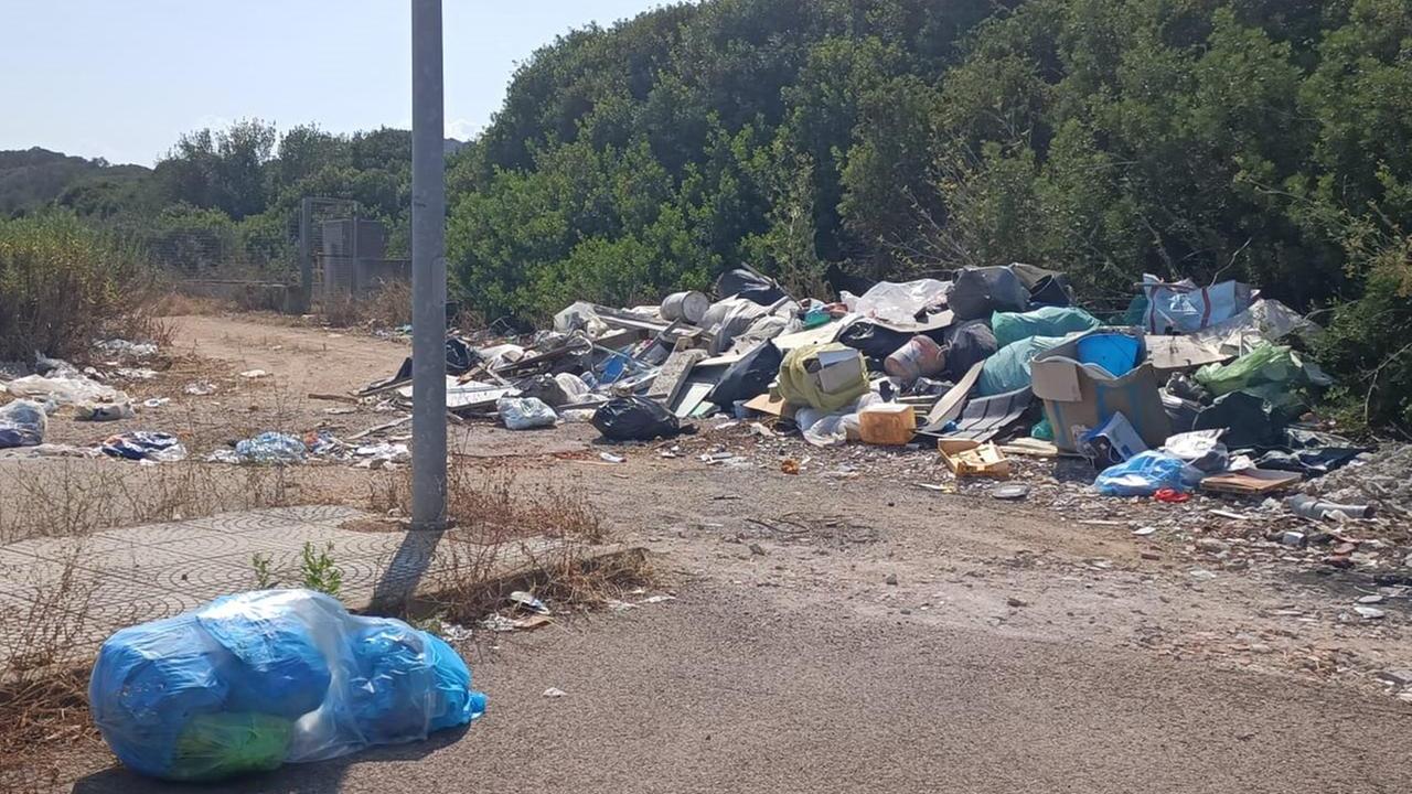 A Olbia è emergenza rifiuti. Nizzi: «Accenderemo 240 telecamere»