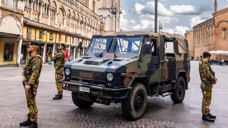 Ferrara, l’estate è al sicuro con l’Esercito: «In strada per il bene dei cittadini»