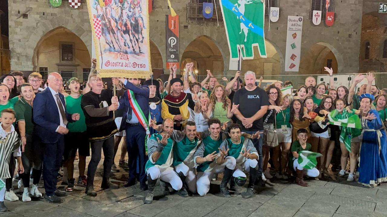 Cervo Bianco festeggia (foto Nucci/Innocenti)
