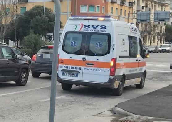 Livorno, ancora in coma la diciottenne: «Possiamo solo pregare per lei». Giallo sulla dinamica