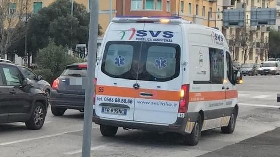 Livorno, ancora in coma la diciottenne: «Possiamo solo pregare per lei». Giallo sulla dinamica