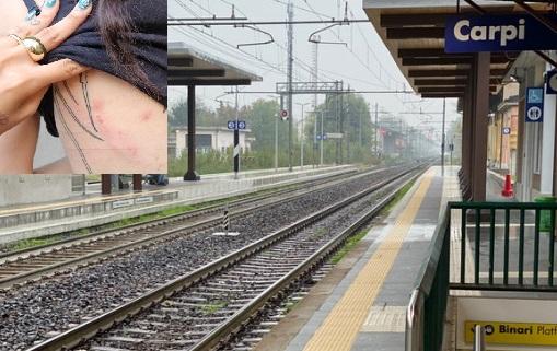Carpi, molestate e spinte sui binari