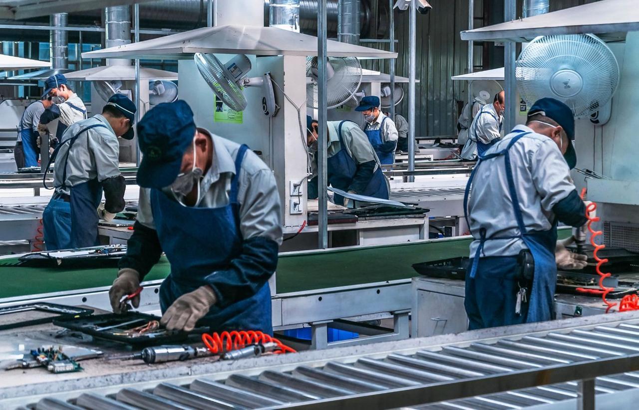 Prato, Confindustria cancella gli accordi territoriali dei metalmeccanici: sciopero di 8 ore