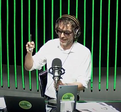 «Prefetta? È inascoltabile» Cruciani contro la Gazzetta