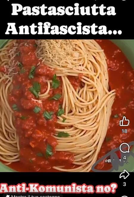 Faccetta nera e il volto del Duce Post choc dell’ex leghista di Rolo