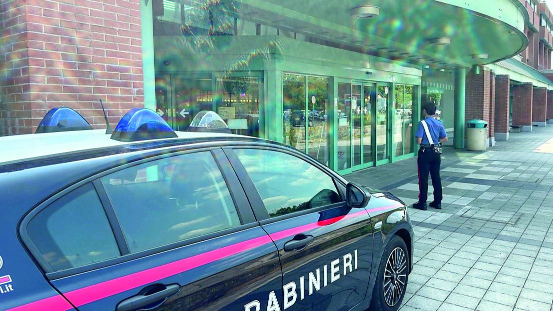 Correggio, ritrovate al centro commerciale otto dosi di cocaina abbandonate