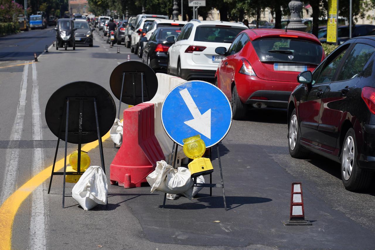 Livorno, i lavori di asfaltatura di viale Carducci termineranno prima del previsto