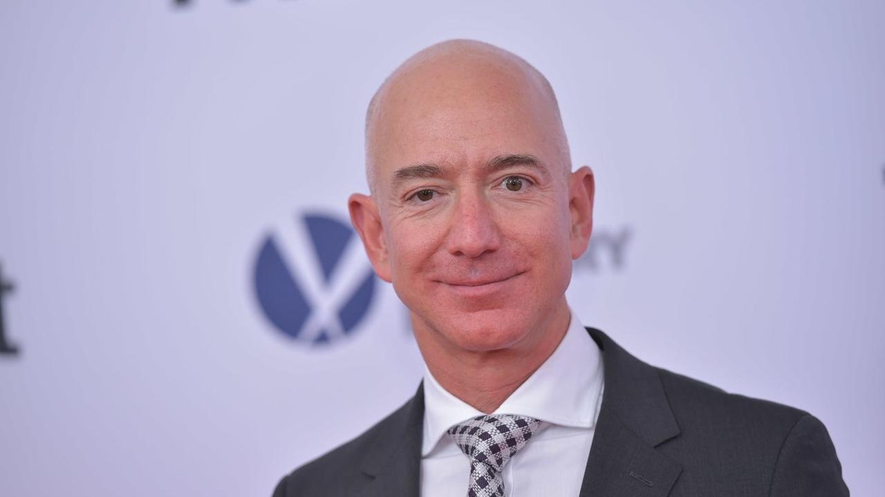 Ecco il patrimonio di Jeff Bezos: per il titolo di più ricco del mondo c’è anche Elon Musk