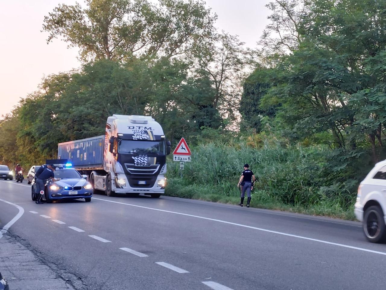 Lagosanto, incidente sulla Romea: paura per una donna incinta