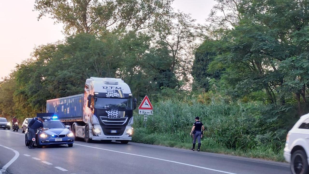 Lagosanto, incidente sulla Romea: paura per una donna incinta