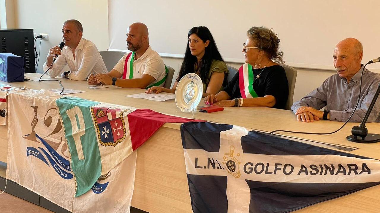 Stintino, un francobollo per il viaggio del Postale