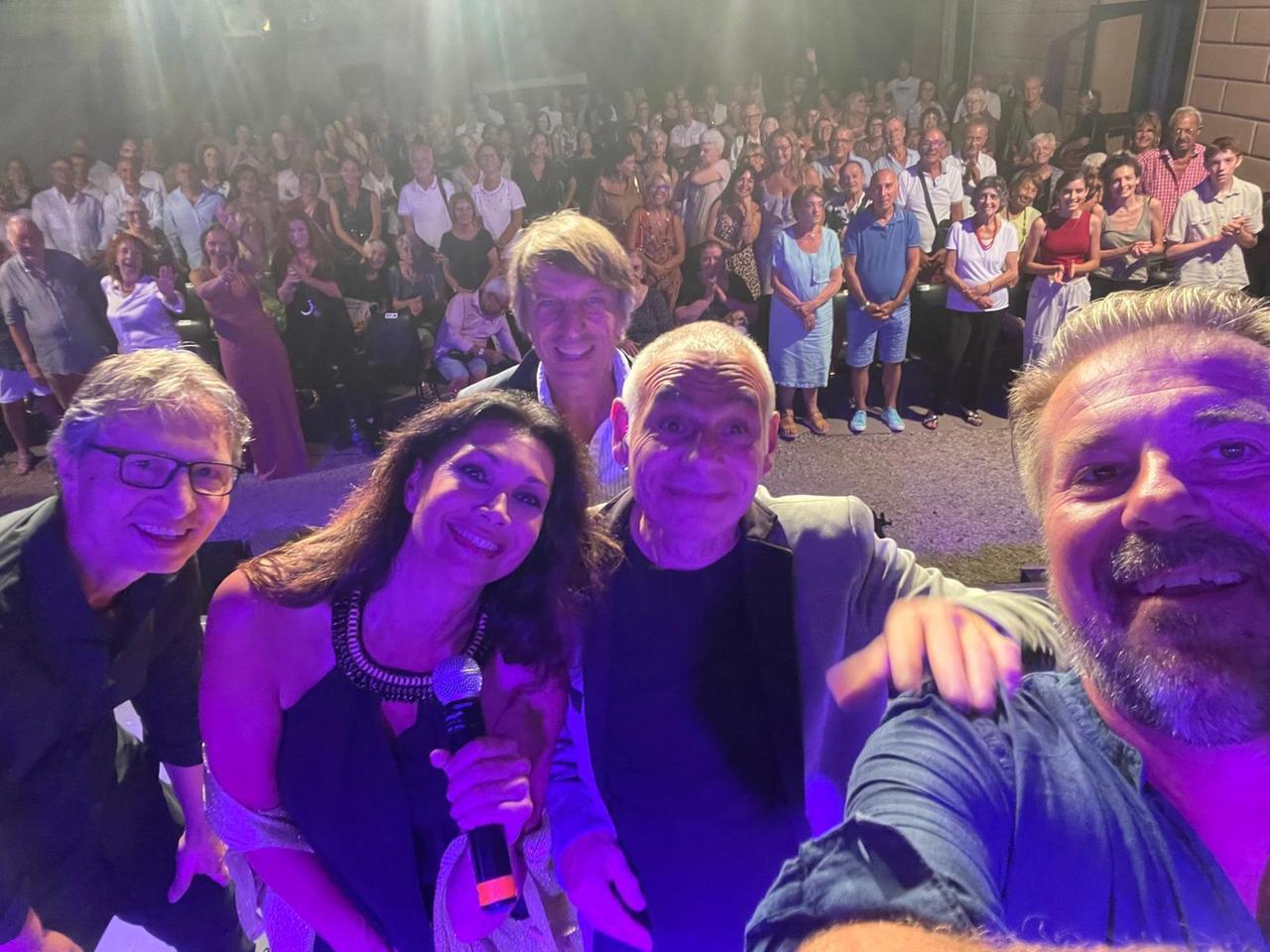 
	Il selfie di Luisa Corna al debutto a Livorno

