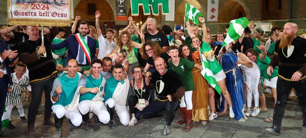 
	La festa (foto Nucci/Innocenti)


