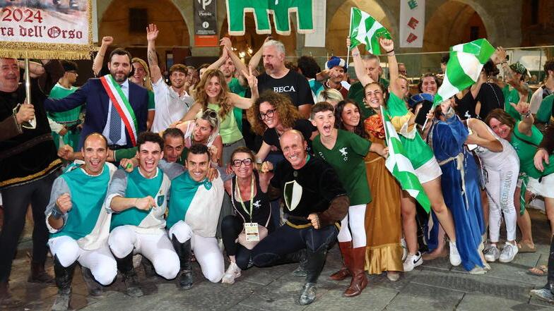 La festa (foto Nucci/Innocenti)