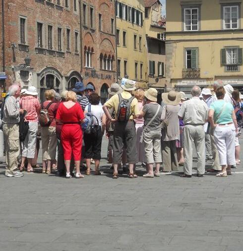 Lucca fa il pieno di turisti con quasi 120mila arrivi in più