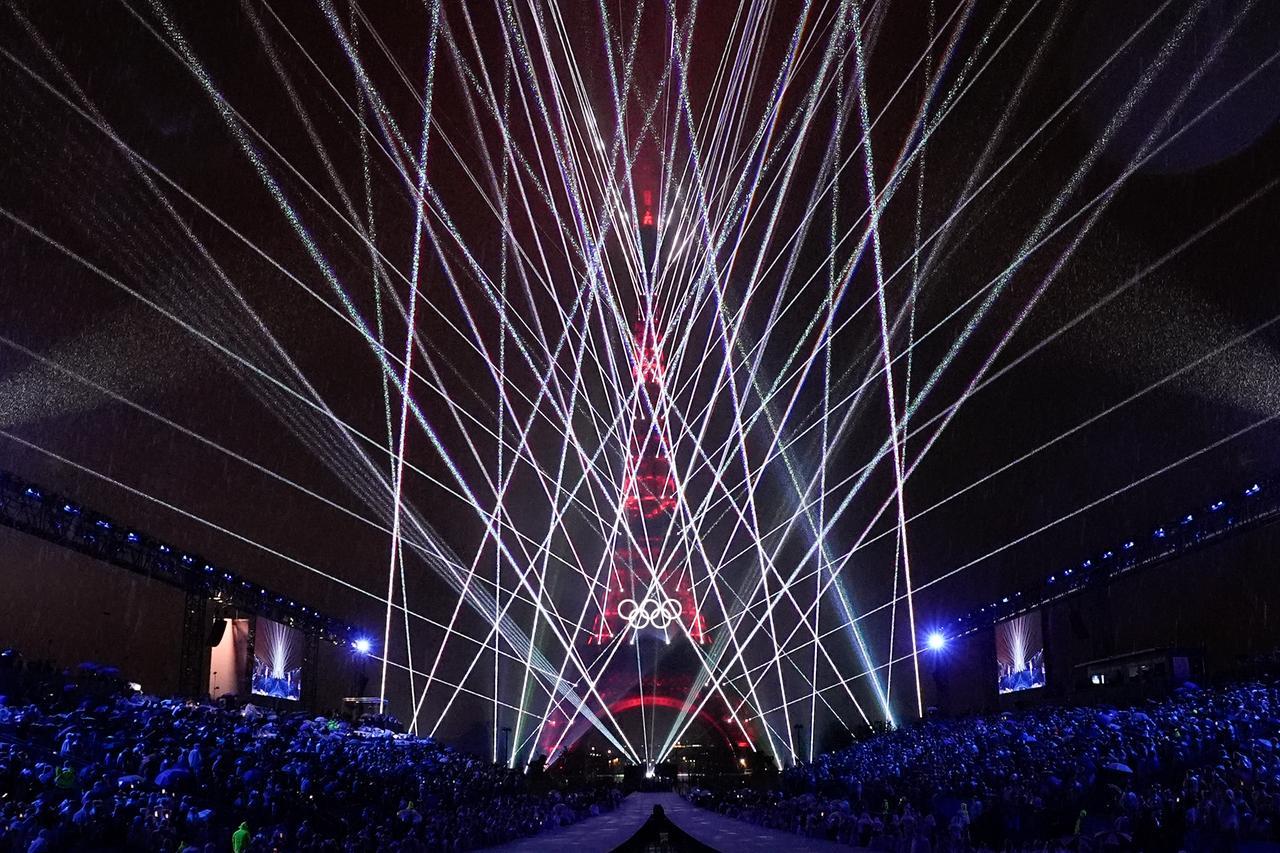 Cerimonia-fiume a cinque cerchi Il mondo si ferma sulla Senna