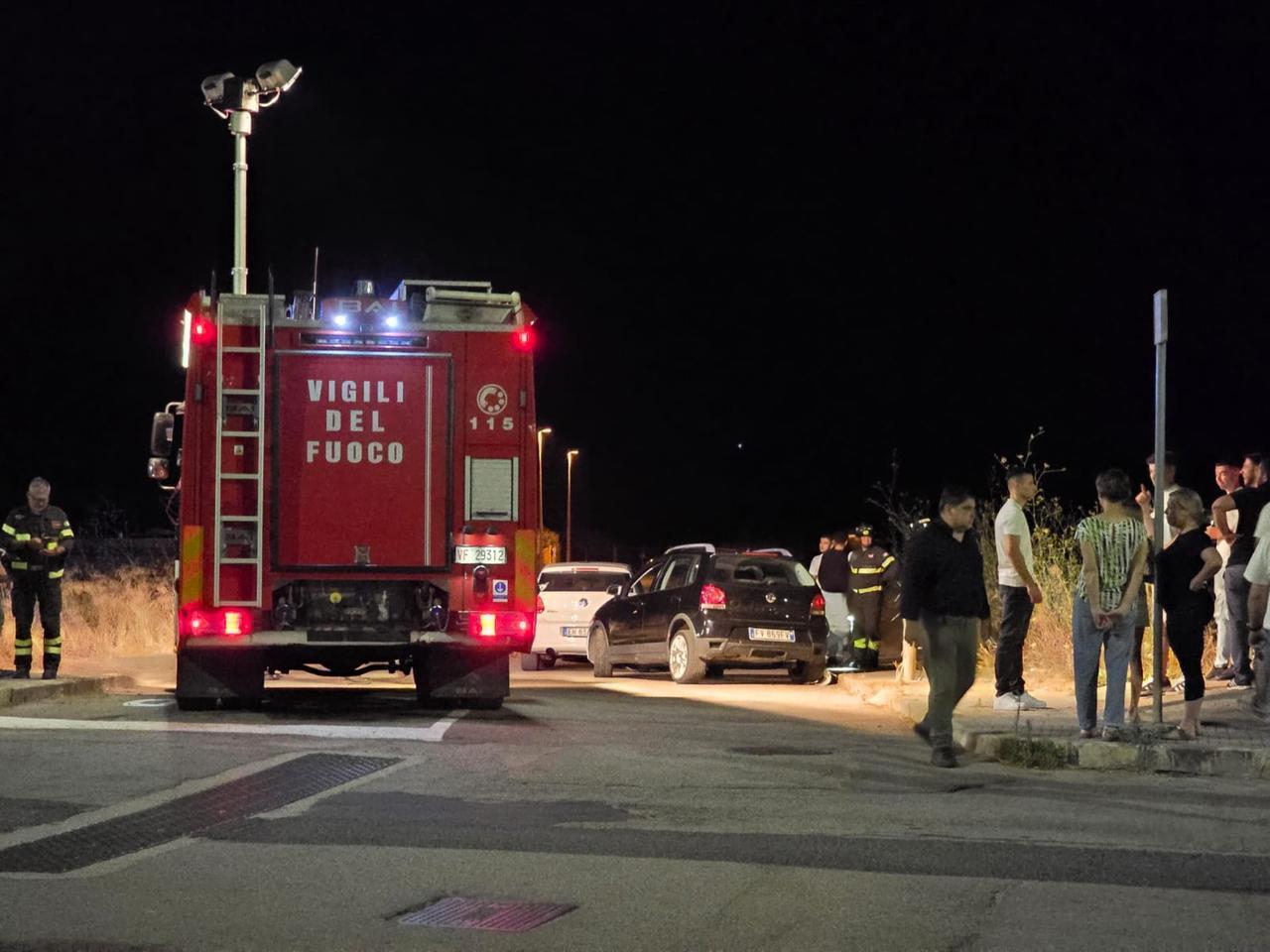 Auto fuori strada a Uri, illesi conducente e passeggeri