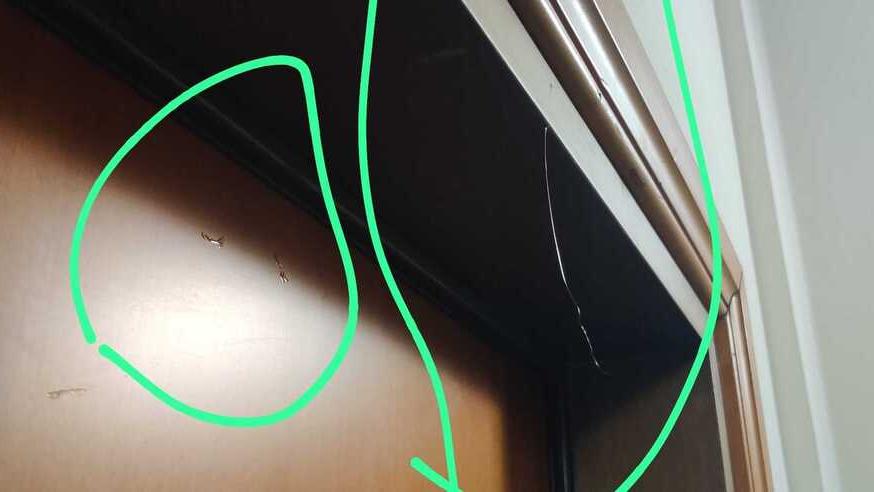 Fili di colla sulle porte di casa: l’ultima trovata dei ladri d’estate