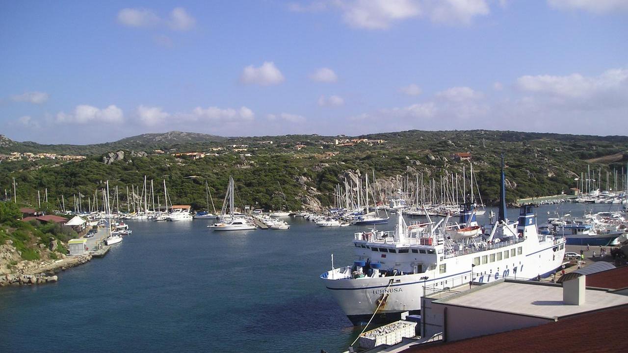 Santa Teresa, versa 15mila euro per il gommone nuovo: dopo un anno scopre di essere stato truffato