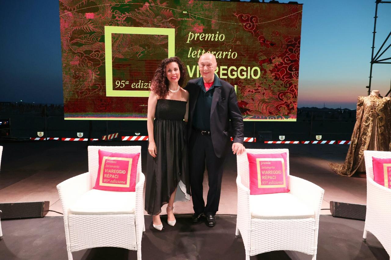 Il premio Viareggio-Rèpaci va a Silvia Avallone con Cuore Nero