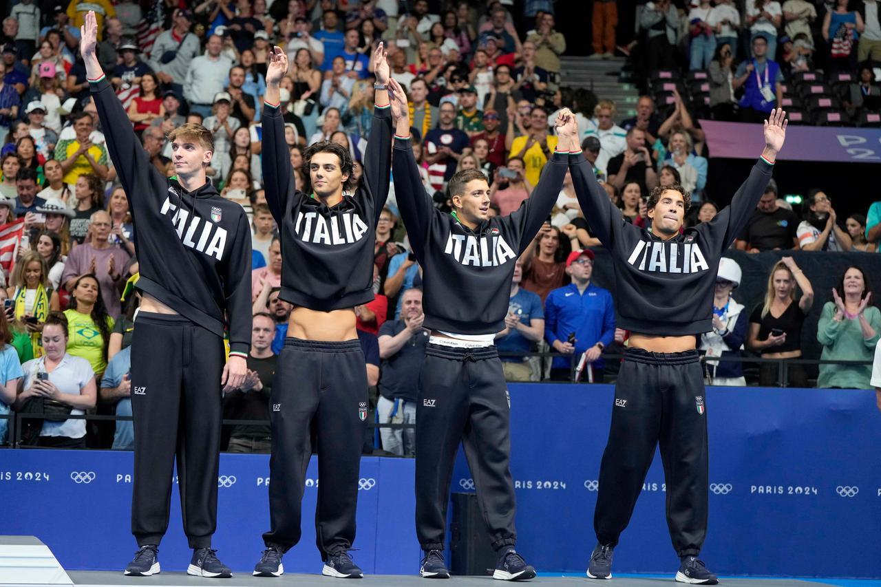 Olimpiadi, bronzo per la staffetta 4x100 nel nuoto: in squadra due toscani