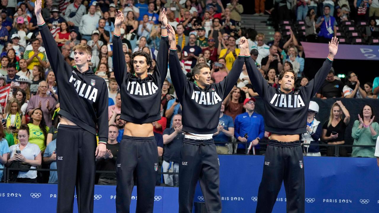 Olimpiadi, bronzo per la staffetta 4x100 nel nuoto: in squadra due toscani