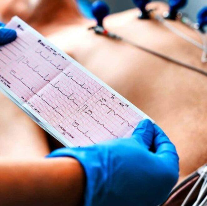 Lucca, ha la miocardite ma la dottoressa lo scambia per un mal di pancia: condannata a risarcire l’Asl