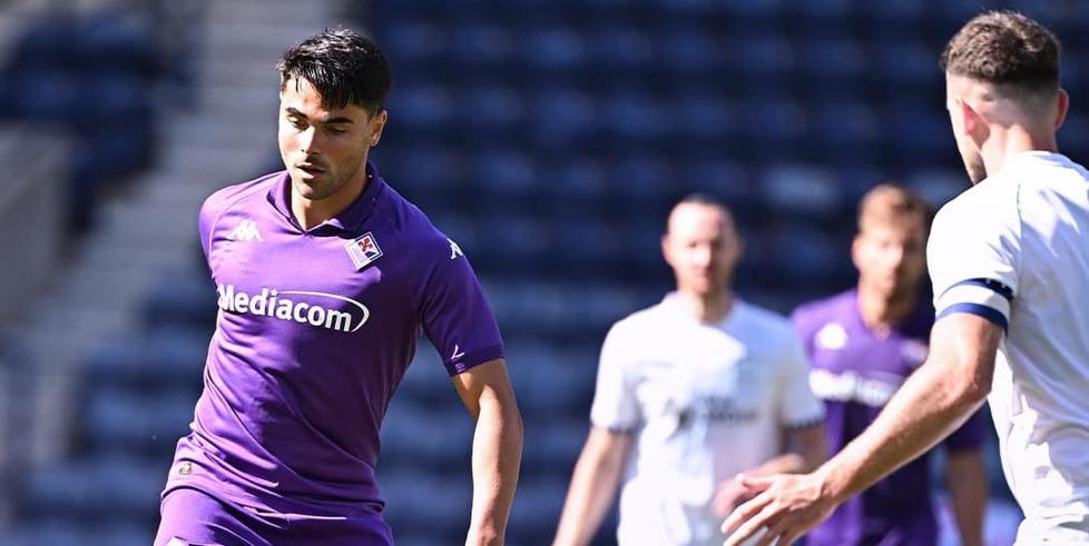 Riccardo Sottil in azione nell’amichevole col Preston