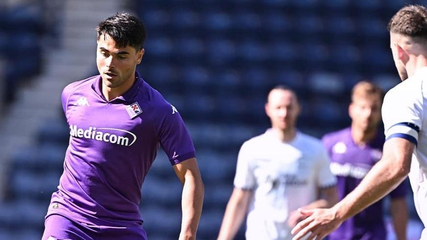 Riccardo Sottil in azione nell’amichevole col Preston