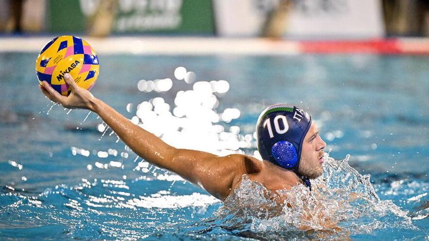 Lorenzo Bruni sarà il primo atleta pratese a scendere in acqua con la nazionale di pallanuoto oggi nelle qualificazioni contro gli Stati Uniti
