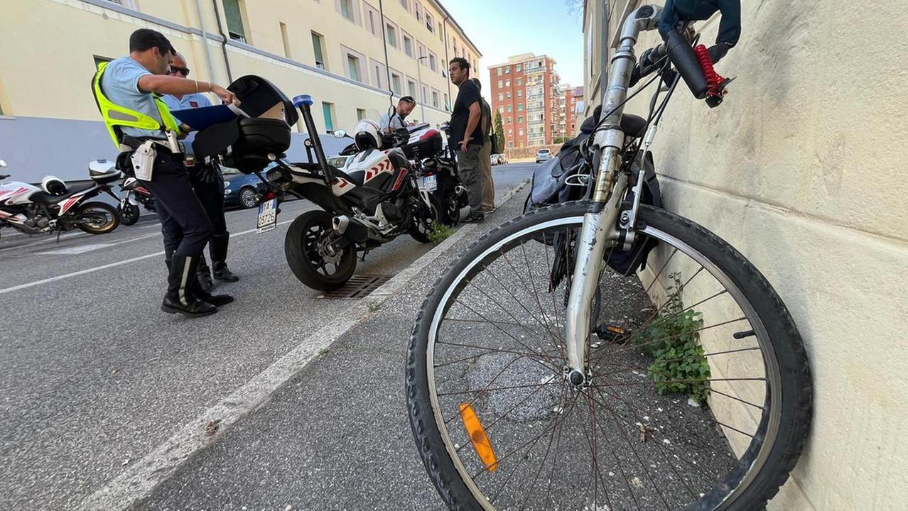 La bici della donna (foto Franco Silvi)