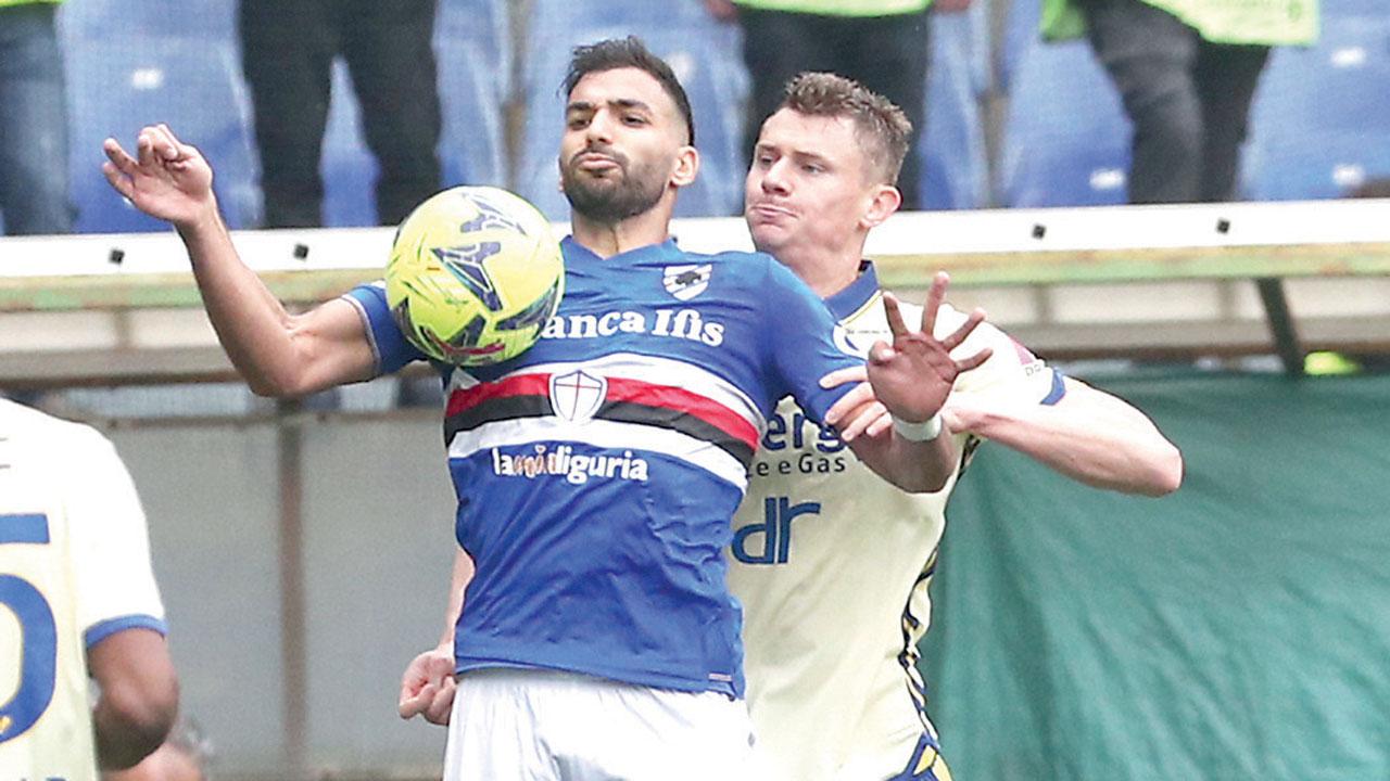 Nella foto Mehdi Leris in azione con la maglia della Sampdoria