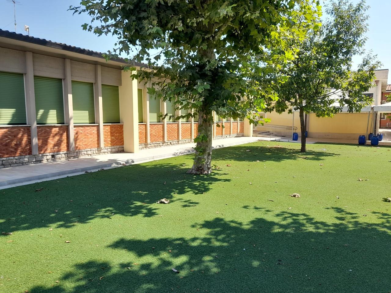 
	La scuola elementare "Amicizia" di Margine Coperta

