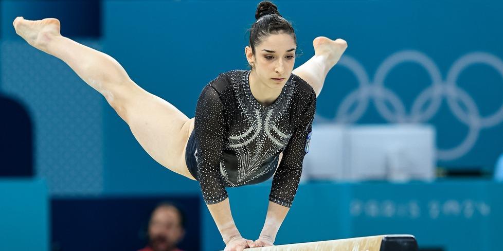 Olimpiadi, Elisa Iorio in finale con l’Italia applaudita anche da Tom Cruise