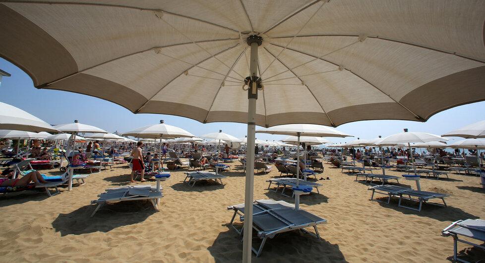 Spiagge all’asta, l’Antitrust impugna le proroghe. I sindaci toscani: «Difendiamo i balneari»