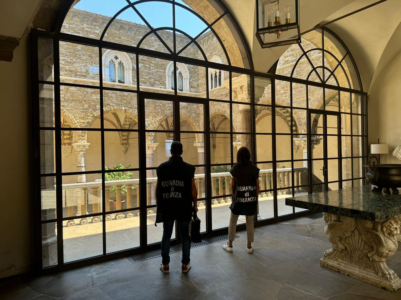 
	L'interno del castello sequestrato

