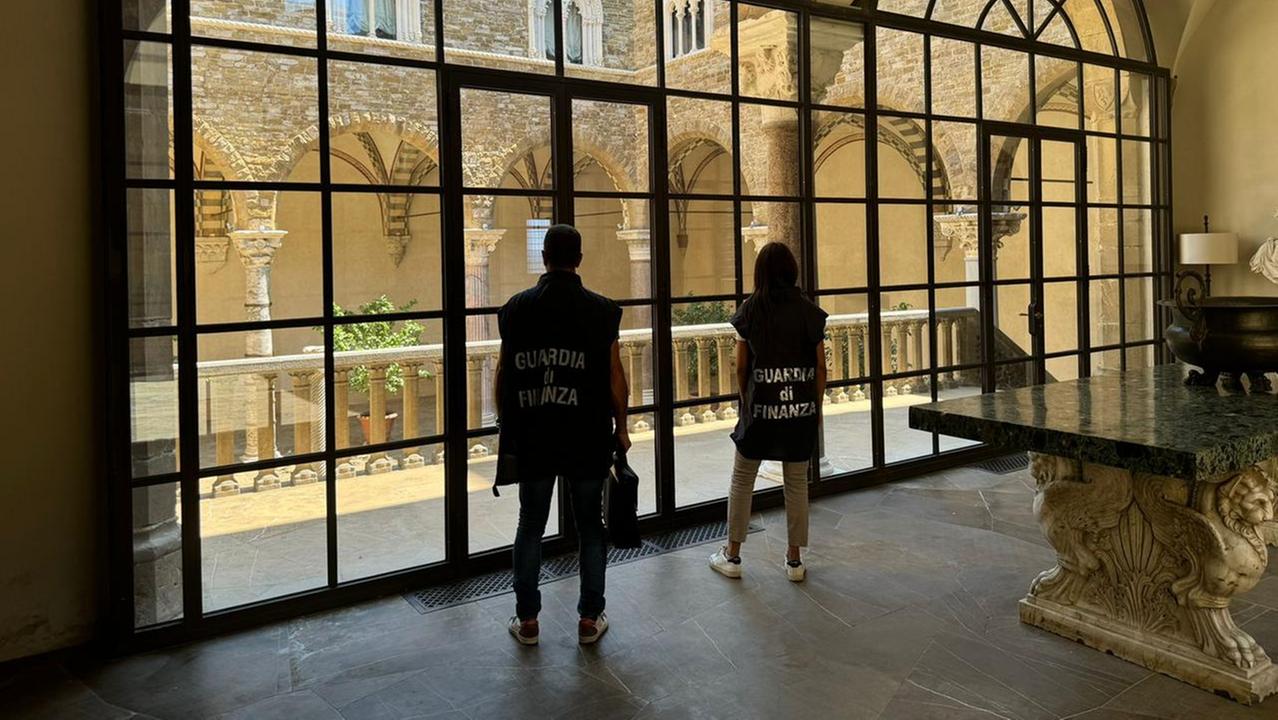 L'interno del castello sequestrato