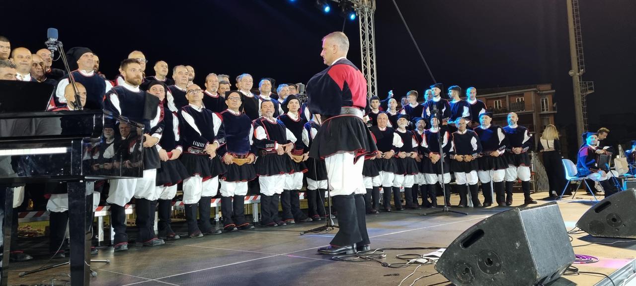 
	Il maxi coro con 150 elementi diretti dal maestro Alessandro Catte che ha aperto l'Eurpeade 2024

