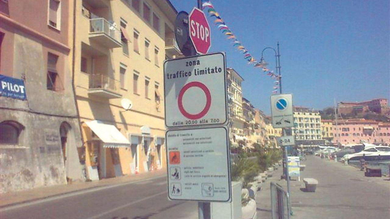 Il varco elettronico posizionato in Calata Mazzini <br />
