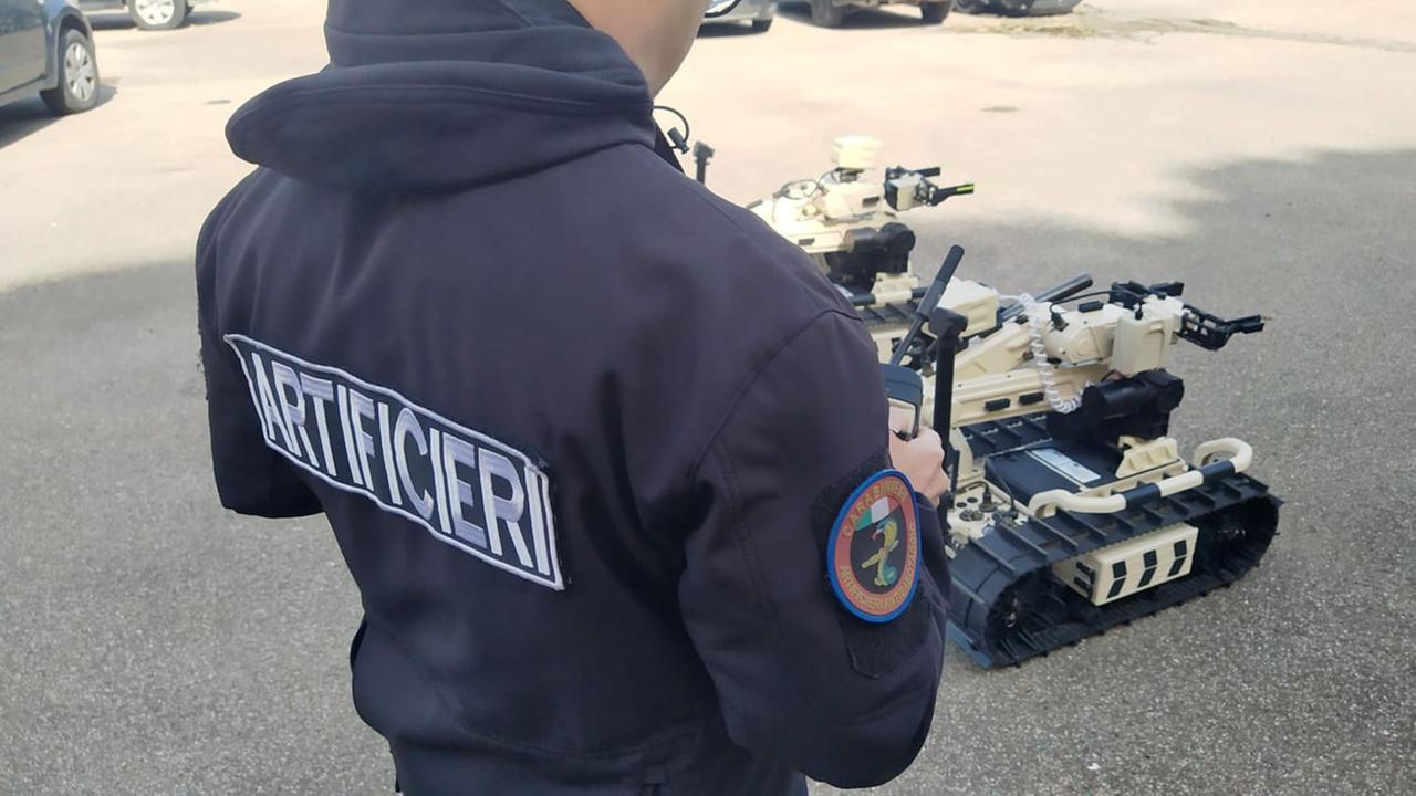 San Vito, valigetta con esplosivo nella casa da restaurare: artificieri in azione