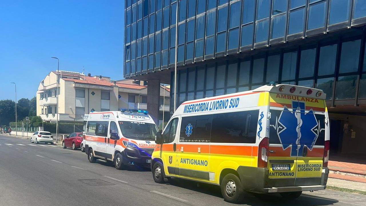 Livorno, malore in via Puini: muore a 68 anni davanti alla moglie
