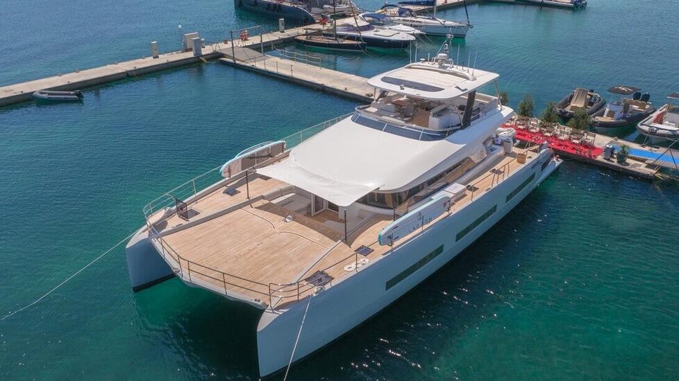 Da Nss Yachting di Pontedera arriva il catamarano a motore di oltre 23 metri