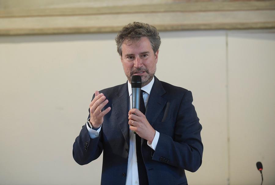 Caso Palmeri, bufera in consiglio comunale: l’assessore Barsanti a un incontro con il latitante collegato dal Donbass