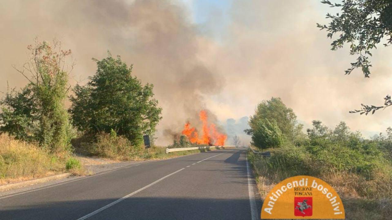 
	L'incendio nel comune di Roccastrada

