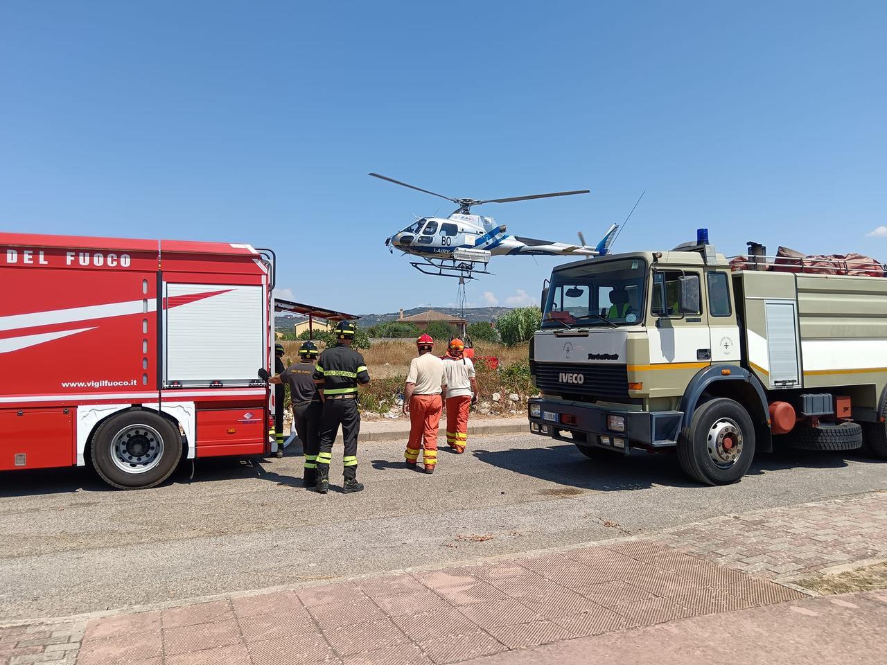 Tre incendi nelle campagne di Usini