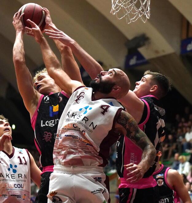 Fratto: «Le big suderanno in via Allende»