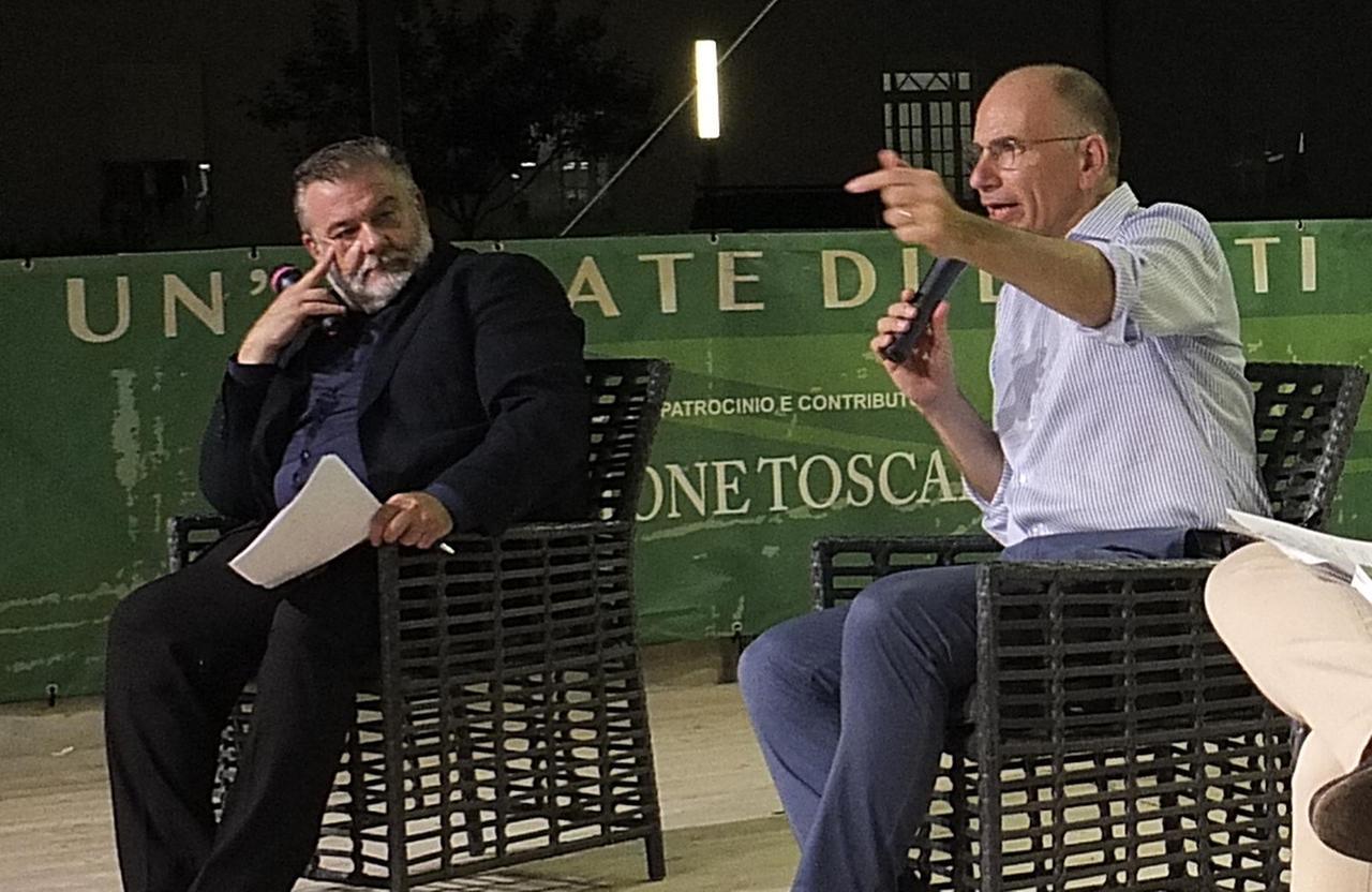 
	Enrico Letta con il direttore del Tirreno Cristiano Marcacci (foto Muzzi)

